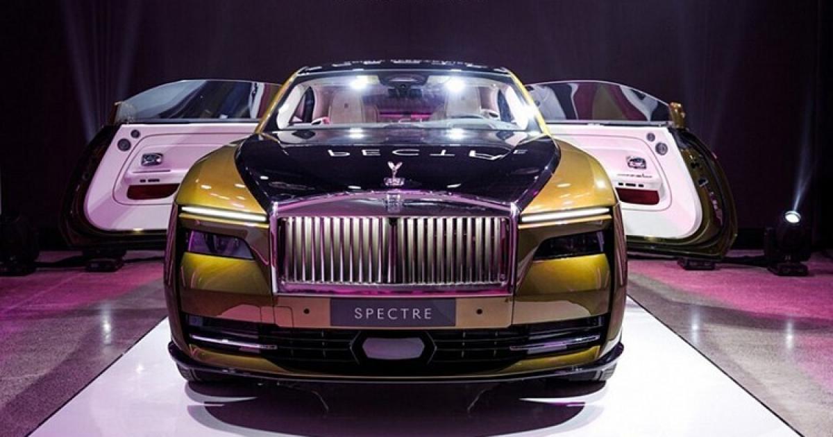 Rolls-Royce Spectre gần 18 tỷ Minh Nhựa đặt mua có thể gây cháy nổ?