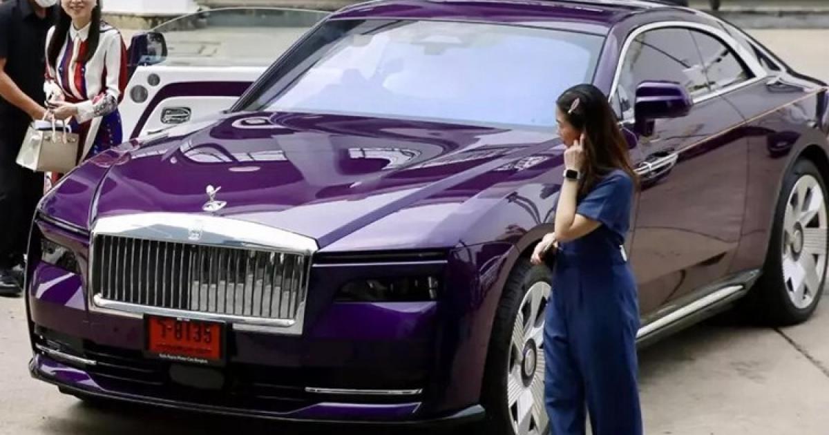 Madam Pang bóng đá Thái Lan 'tậu' Rolls-Royce Spectre hơn 20 tỷ đồng