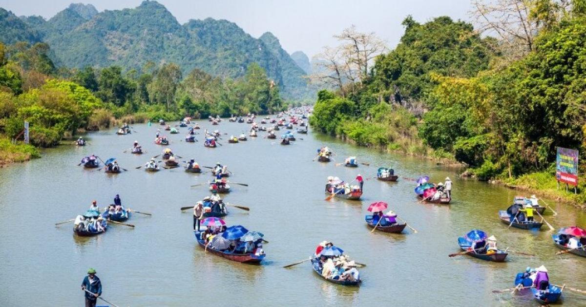 Địa điểm hàng loạt con đò xuất phát đi cứu trợ lũ, là "vùng đất thiêng" đẹp như tranh, hút khách bậc nhất Việt Nam