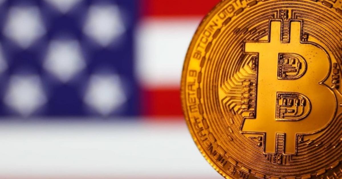 Bitcoin tiến sát 77.000 USD