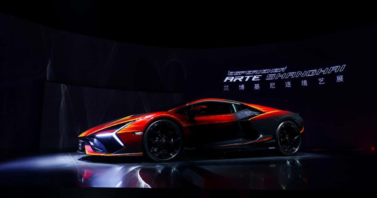 Siêu phẩm Lamborghini Revuelto Opera Unica màu đỏ độc nhất thế giới