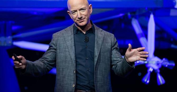 Amazon rót hàng tỷ USD cho vệ tinh, y tế, xe tự lái