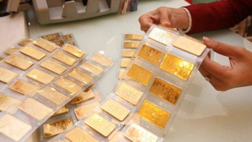 Nhà đầu tư tiếp tục bán tháo vàng