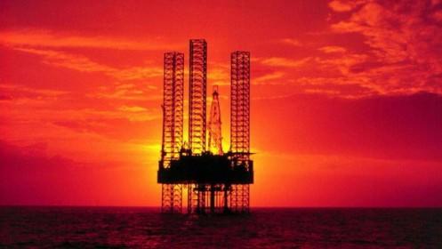 Giá dầu sụt giảm sâu khi nguồn cung tăng vọt