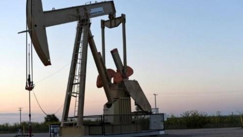 Giá dầu châu Á tăng vọt sau sự cố tàu chở dầu tại Vịnh Oman