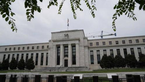Nếu hạ lãi suất, Fed có thể khơi mào cuộc đua nới lỏng tiền tệ