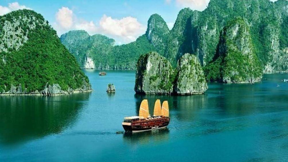 Phát triển hạ tầng du lịch Quảng Ninh và vai trò doanh nghiệp tư nhân