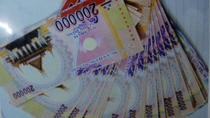 Khó tin: Tráo tiền âm phủ lấy hơn 7 tỷ trong két ngân hàng