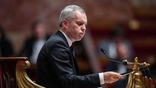 Bộ trưởng Pháp từ chức sau bê bối tổ chức tiệc tôm hùm