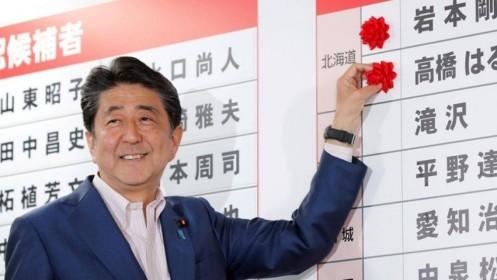 Ông Shinzo Abe sẽ tiếp tục là Thủ tướng Nhật Bản nhưng không đủ số phiếu để thay đổi Hiến pháp Hòa bình