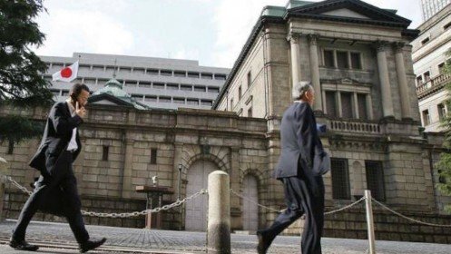 BoJ hạ dự báo tăng trưởng nhưng giữ nguyên chính sách tiền tệ siêu lỏng