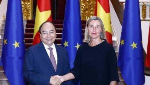 Thủ tướng Nguyễn Xuân Phúc tiếp Phó Chủ tịch Ủy ban châu Âu
