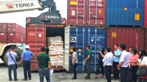 Hàng trăm container phế liệu bị ‘trục xuất’ khỏi Việt Nam