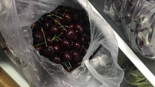 Trái cây ngoại nhập rẻ ê hề: Khó phân biệt cherry Mỹ, chery Trung Quốc