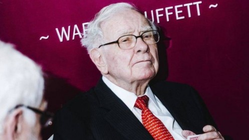 Warren Buffett rót thêm tiền vào cổ phiếu Amazon