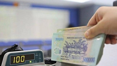 Cuộc đua lãi suất tiền gửi ngày càng gay cấn