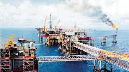 IEA: Giá dầu thấp đang hỗ trợ các nước tiêu thụ