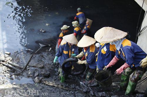 Xử lý ô nhiễm sông Tô Lịch: Vấn đề không chỉ riêng Hà Nội