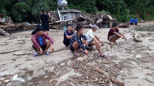 Tang thương gia đình 5 người ở Thanh Hóa bị lũ cuốn trôi
