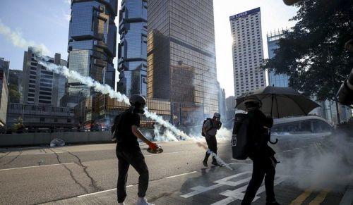 Hong Kong hay Đài Loan, đi hay ở lại?