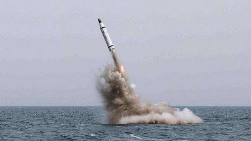 Triều Tiên phóng thành công tên lửa đạn đạo từ tàu ngầm mới
