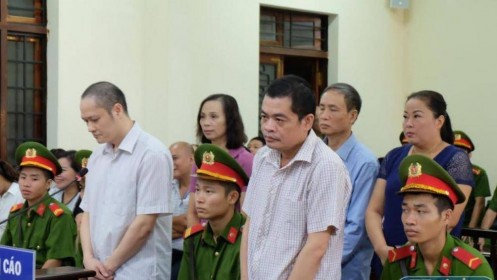 Phiên xét xử vụ gian lận điểm thi ở Hà Giang kéo dài so với dự kiến