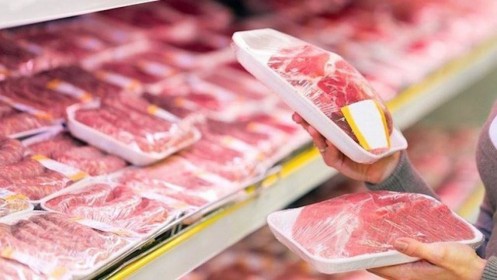 [Video] Người dân và tiểu thương lo lắng vì giá thịt lợn tăng cao