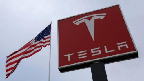 Tesla là hãng ô tô có giá trị vốn hóa thị trường lớn nhất của Mỹ