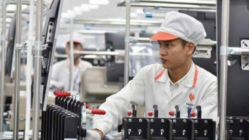 Forbes: Việt Nam đã tự sản xuất điện thoại thông minh, thế tại sao họ vẫn chưa bán được?