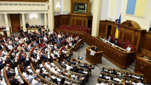 [Video] Ẩu đả giữa phiên họp quốc hội, nghị sĩ Ukraine nhập viện vì chấn động não