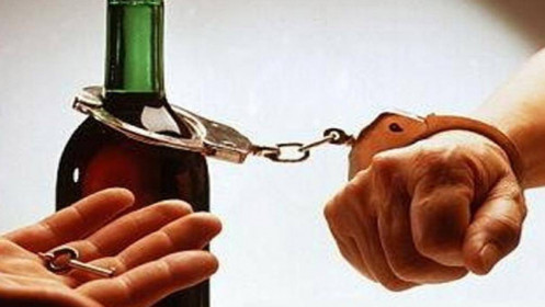 [Infographics] - Các hành vi bị nghiêm cấm trong Luật Phòng, chống tác hại của rượu, bia 2019