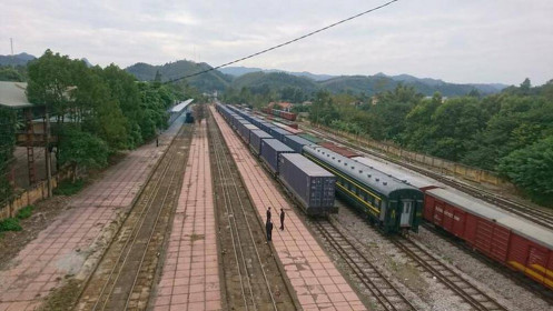 Khi đường sắt đòi 'lấn sân' bất động sản