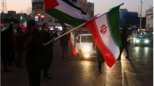 Dân Iran ăn mừng vì không bị Mỹ trả thù