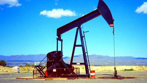 OPEC+ cam kết không tăng giá dầu