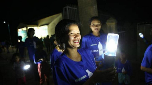 “Tết An Bình – Liter of Light 2020” tại Bình Phước: Bây giờ có điện đi đâu cũng sáng tỏ!