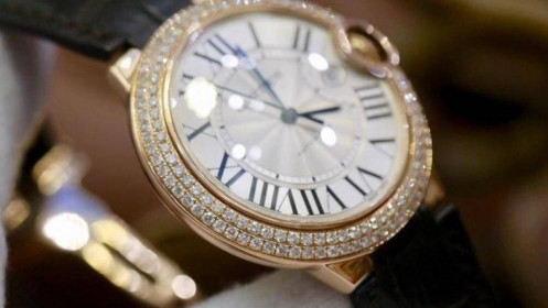 Nhân viên sân bay Nội Bài 'cầm nhầm' đồng hồ Cartier khách bỏ quên