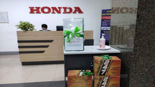 Gửi tặng chân chống xe máy và cà phê, chủ tịch Pega ‘cà khịa’ Honda Việt Nam?