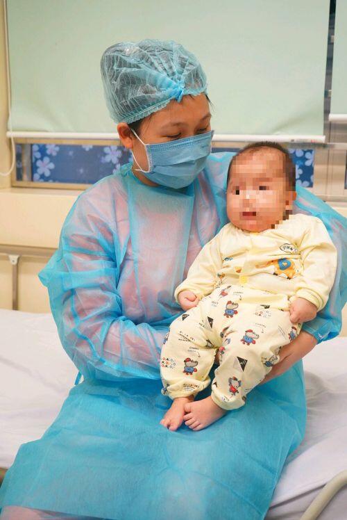 Bệnh nhi duy nhất tại Việt Nam nhiễm virus corona xuất viện khoẻ mạnh