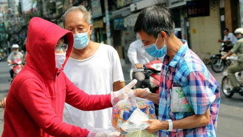 TP.HCM: sau 20-25 ngày tiền đến tay người được hỗ trợ