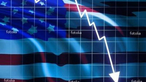 Bloomberg dự báo xác suất suy thoái kinh tế Mỹ lên tới 100%