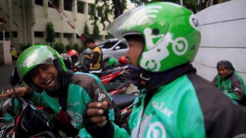 Grab và Gojek “đốt tiền” duy trì tài xế qua mùa dịch