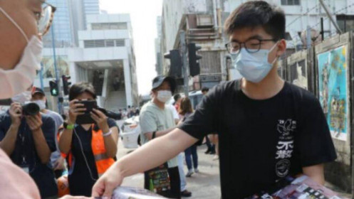 Hoàng Chi Phong và người biểu tình xuống đường ở Hong Kong