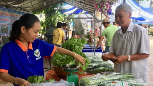 Nhộn nhịp phiên chợ nông sản ở Đà Nẵng