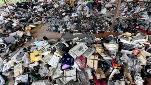 Năm 2019, thế giới thải 53.6 triệu tấn rác điện tử
