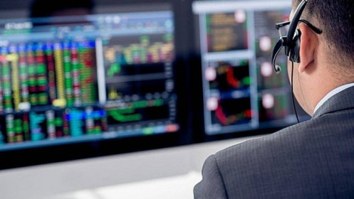 Nhà đầu tư đang cầm cổ phiếu nên quan sát thị trường chứng khoán trong vài phiên tới
