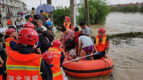 Trung Quốc hỗ trợ khẩn cấp 6 tỉnh thiệt hại nặng nề do mưa lũ kéo dài