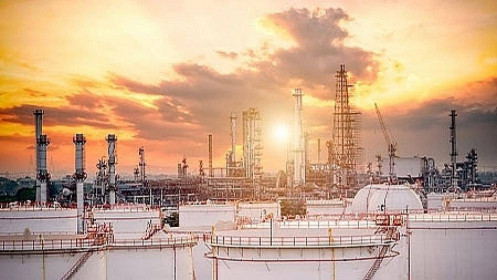 Ba Lan: Bốn công ty dầu khí lớn hợp nhất thành một “siêu tập đoàn” ở châu Âu