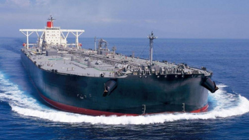 Lọc dầu Trung Quốc lập kỷ lục mới, tàu chở dầu cỡ lớn xếp hàng dài ngoài khơi