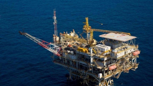Khó khăn bủa vây dầu khí ngoài khơi