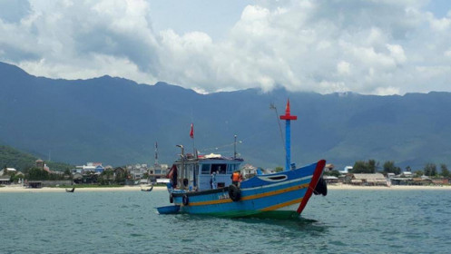 9 người dân đi thuyền đánh cá từ Đà Nẵng ra Huế để trốn cách ly